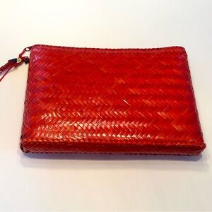 Clutch Purse Wicker With Parrot Zipper Pull Red/Orange
